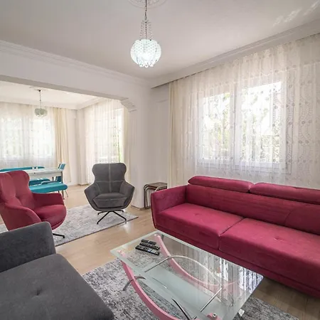 Lovely Flat Near Calis Beach With Balcony In Fethiye