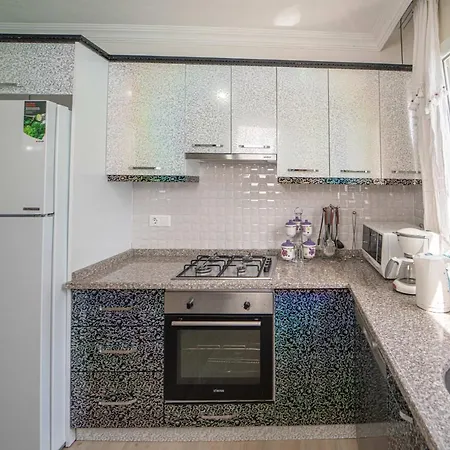 Lovely Flat Near Calis Beach With Balcony In Fethiye *